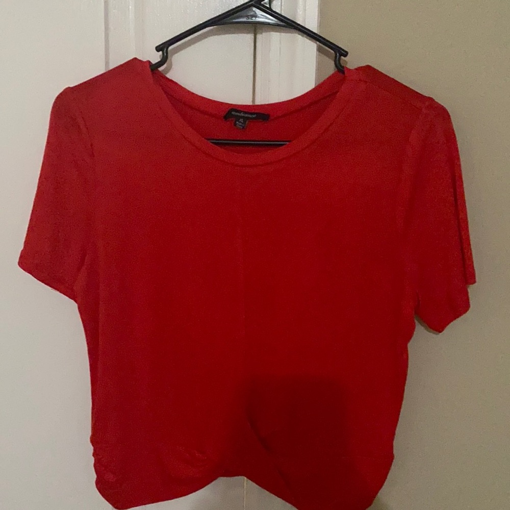 Red short sleeve crop top